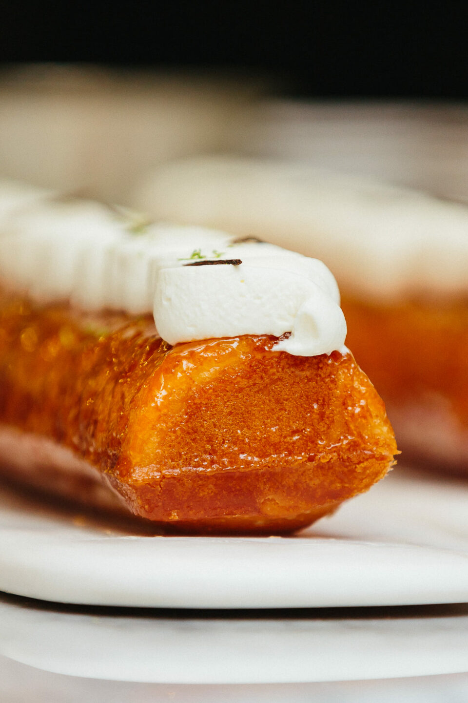 Création d'un dessert par les équipes de DUCASSE Conseil