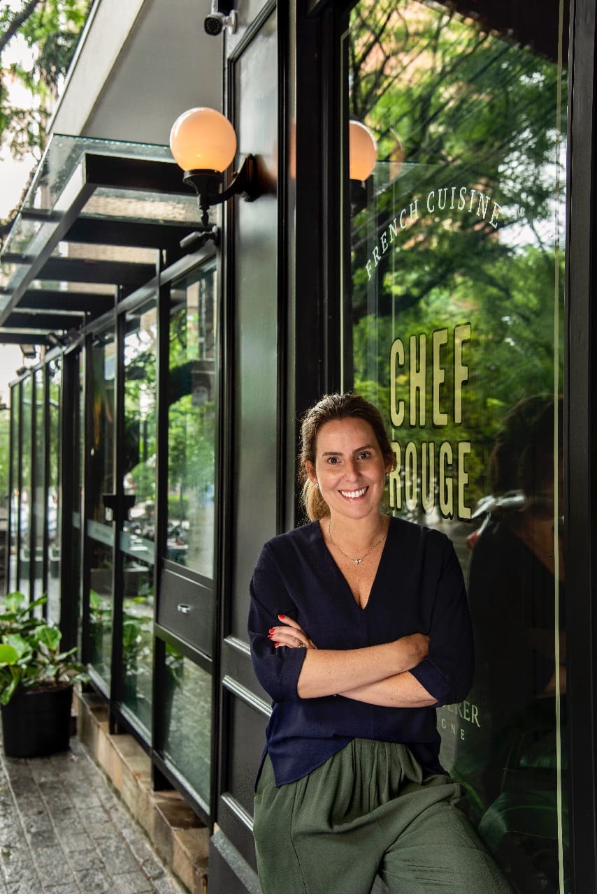 Photo de la directrice du Chef Rouge