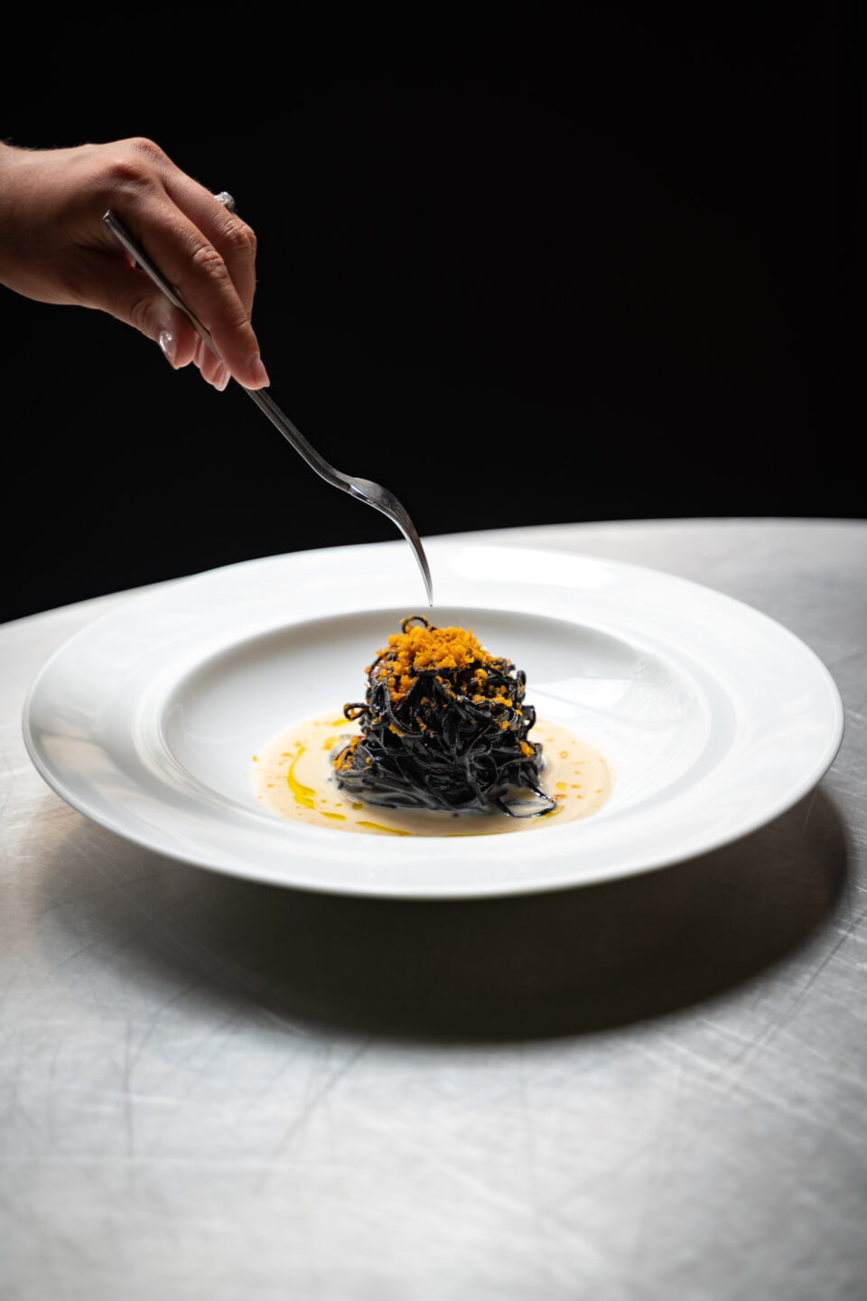 ‘encre de seiche, cocos de Paimpol et poutargue_Cucina_©Bertille Chabrolle_ 2
